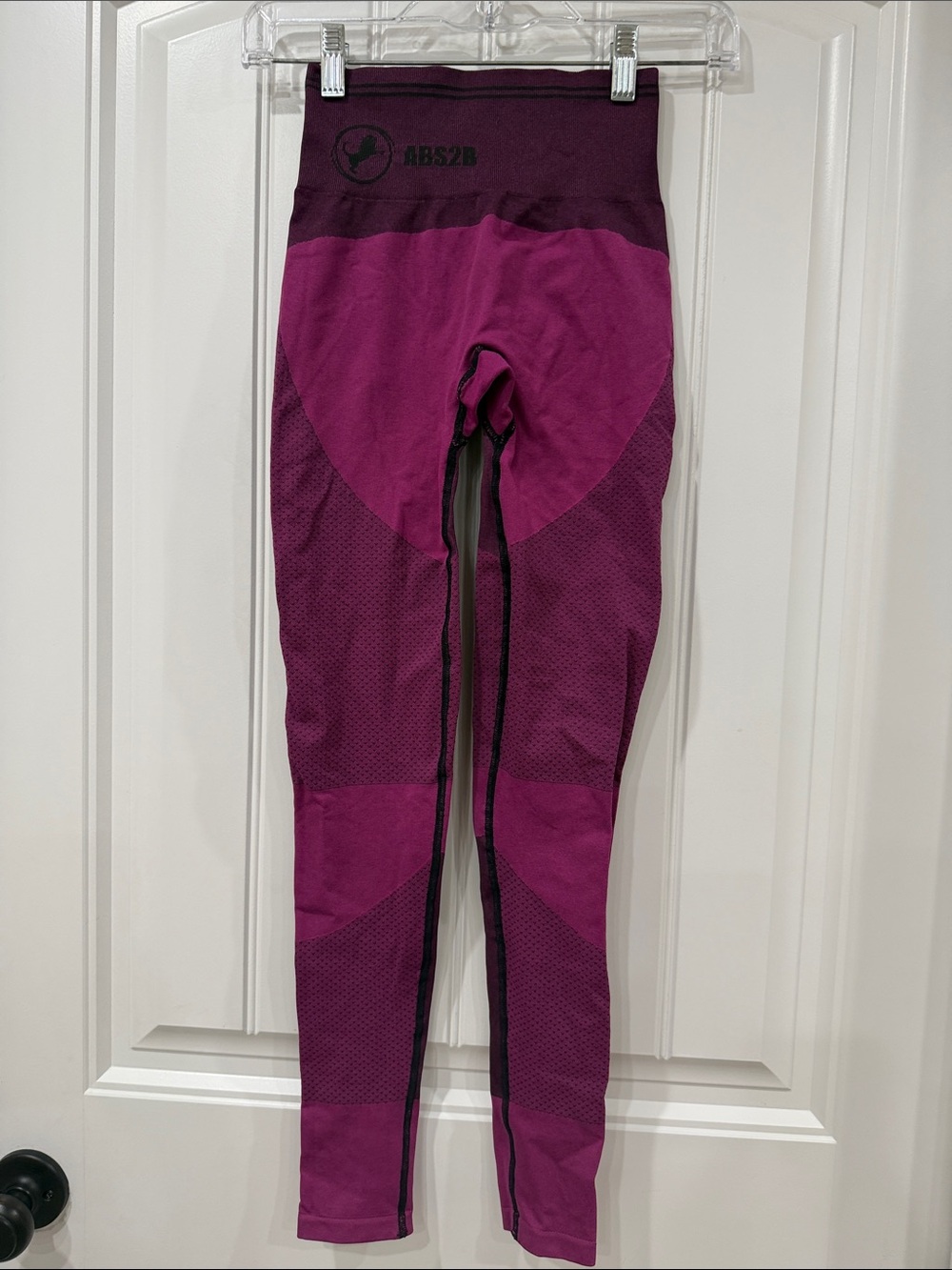 EUC Women's Deep Magenta Seamless High-Rise Leggings